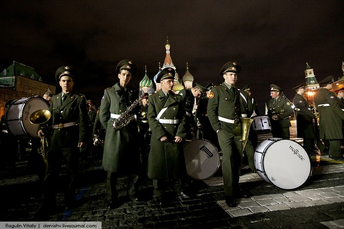 Luyện tập, chuẩn bị cho diễu binh đại lễ 9/5 tại Nga
